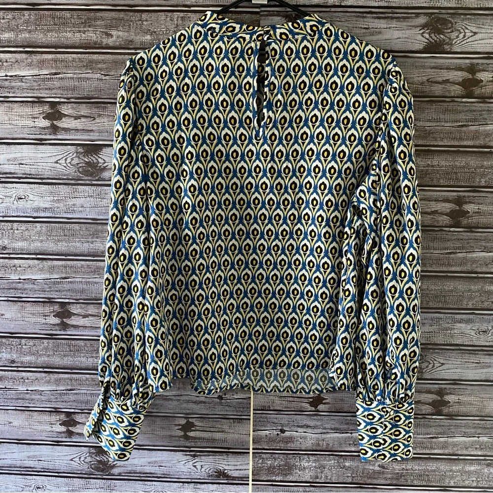 Cupcakes and Cashmere Long-Sleeved Blouse Size M‎ - Picture 2 of 8